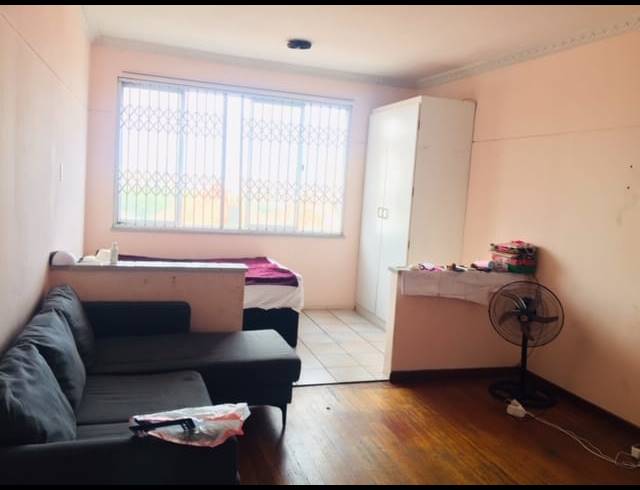 1.5 BEDROOM FLAT FOR SALE IN MUSGRAVE